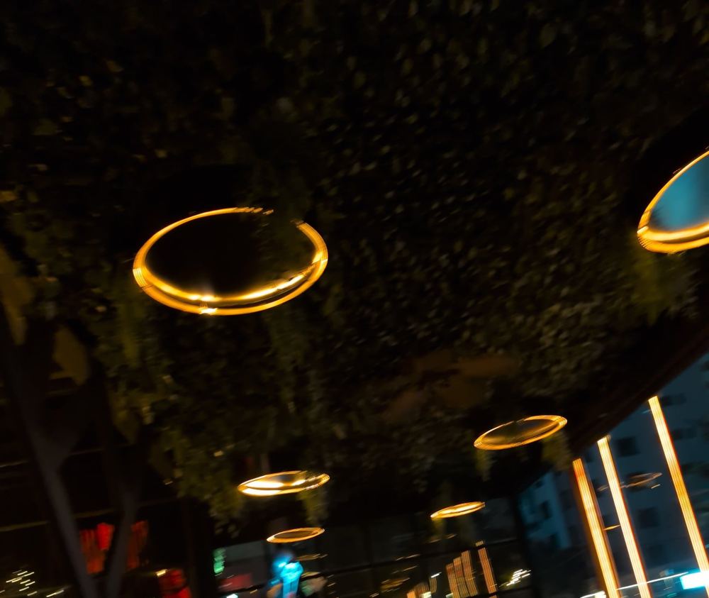 Ventanal con luces